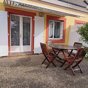Le Palais, 2 Pièces, 3 Personnes - Fr-1-418-171 Appartement